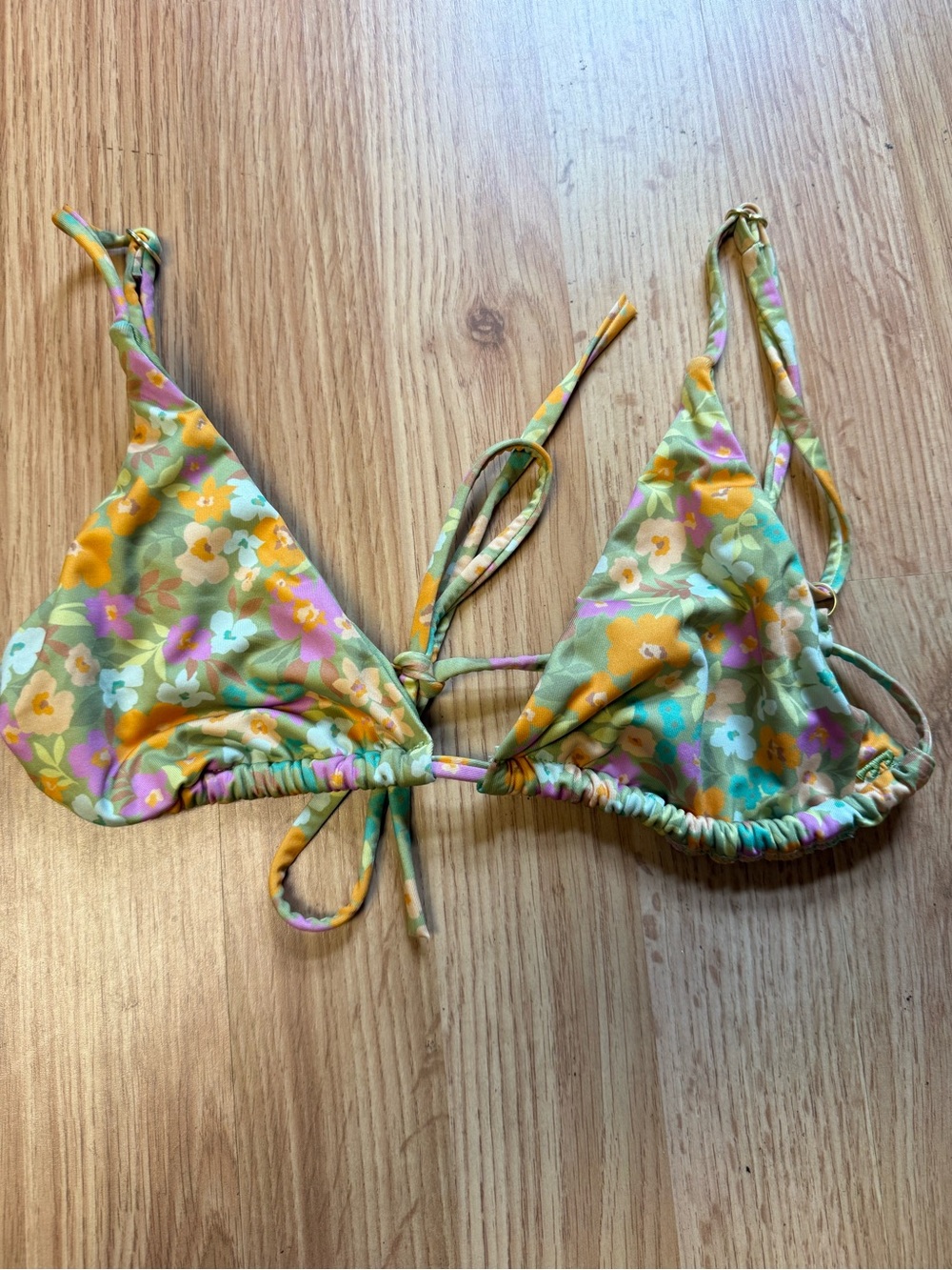Billabong kini top